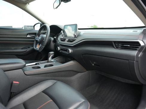 Used 2020 Nissan Altima 2.5 SR FWD image 21