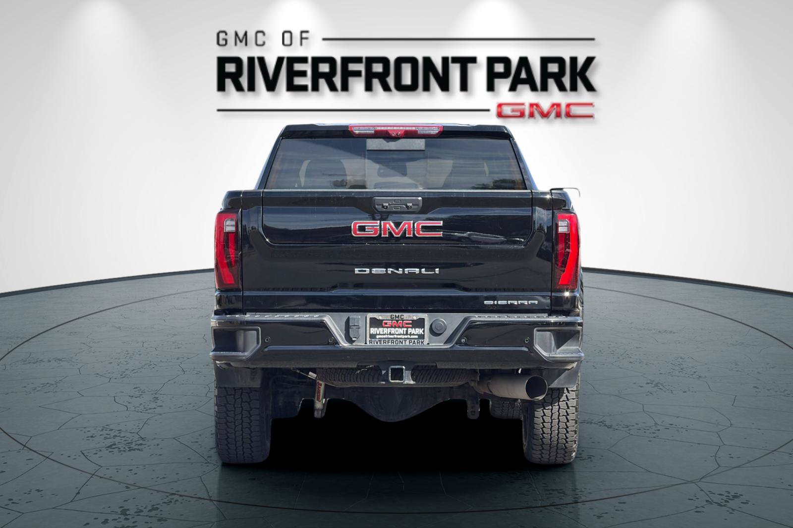 Used 2025 GMC Sierra 3500 Denali w/ Denali Reserve Package AWD/4WD image 4
