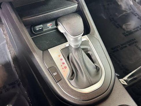 Used 2023 Kia Forte LXS w/ LXS Technology Package FWD image 17