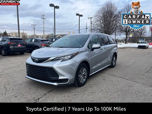 Certified 2024 Toyota Sienna LE image 1