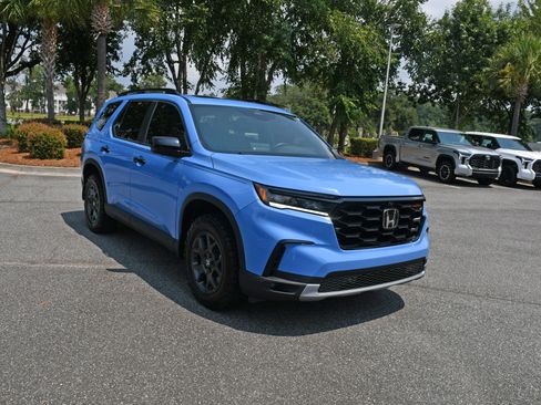 Used 2024 Honda Pilot TrailSport image 6