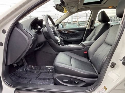 Used 2018 INFINITI Q50 Luxe w/ Essential Package (3.0T Luxe) image 10