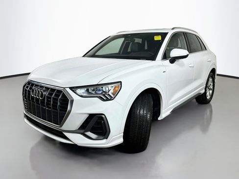Used 2025 Audi Q3 2.0T Premium Plus w/ Premium Plus Package AWD/4WD image 3