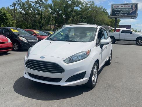Used 2018 Ford Fiesta SE image 4