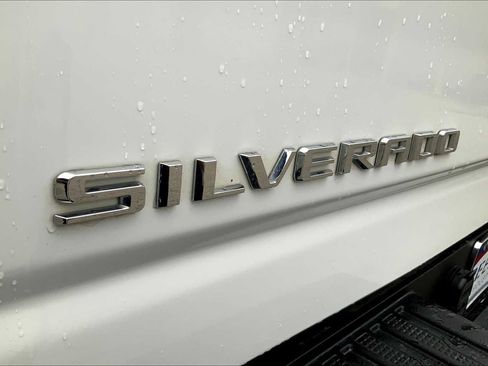 Used 2024 Chevrolet Silverado 2500 LT image 9