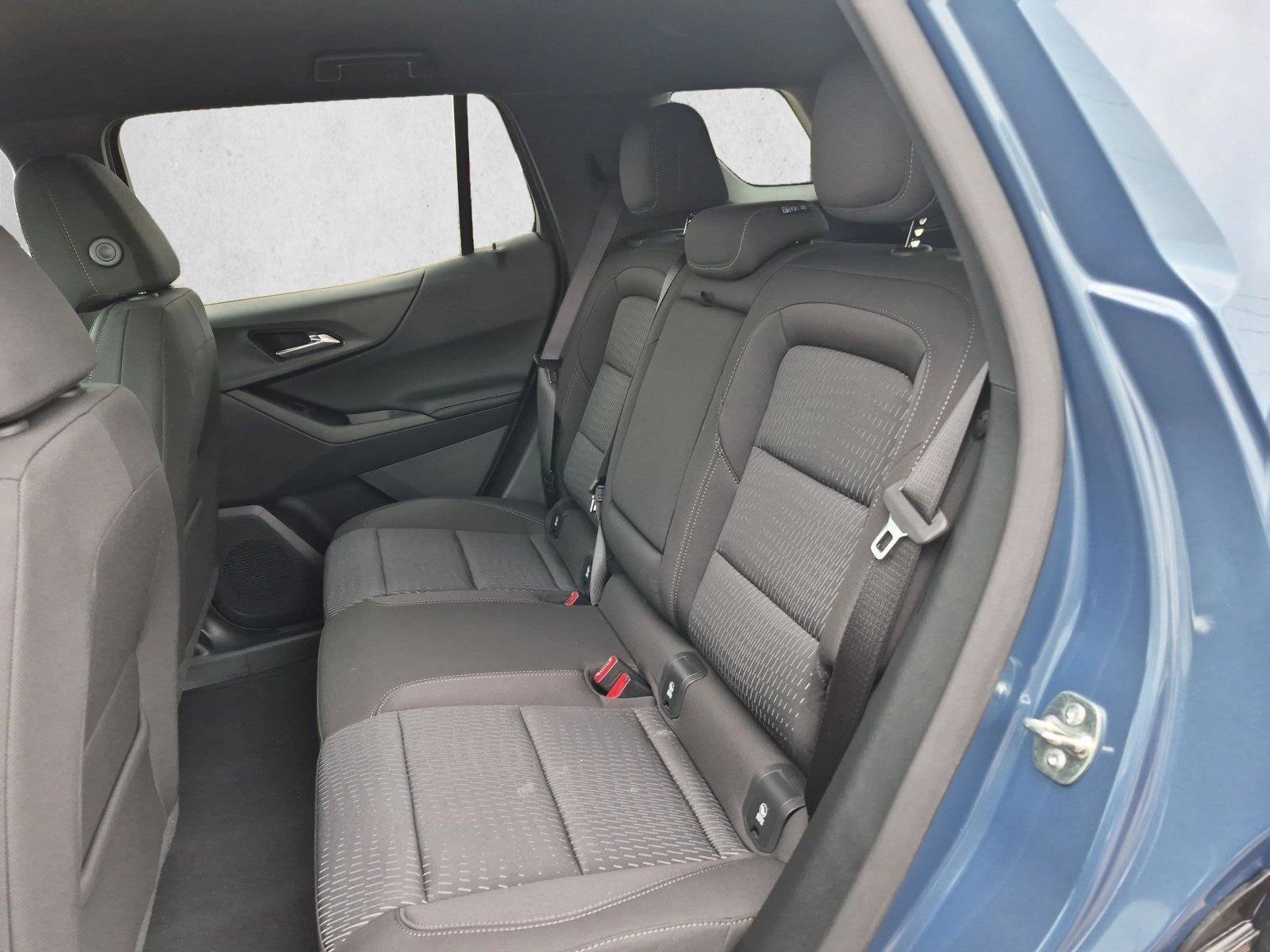 New 2027 Chevrolet Equinox LT w/ Midnight Edition FWD image 16