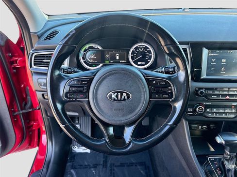 Used 2017 Kia Niro EX FWD image 11