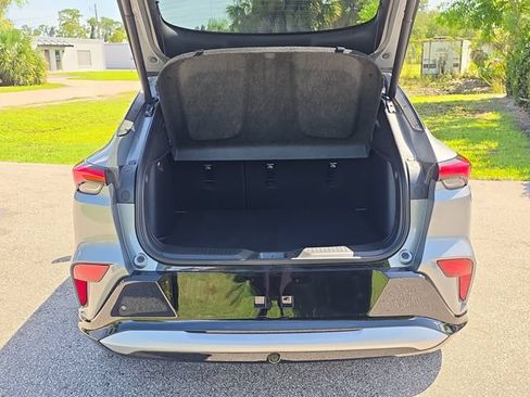 Certified 2025 Buick Envista Sport Touring w/ Convenience I Package FWD image 5