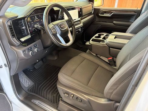 Used 2024 GMC Sierra 1500 Elevation AWD/4WD image 2