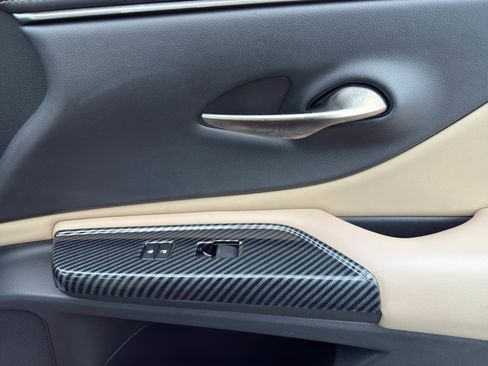 Used 2020 Lexus ES 350 w/ Premium Package image 17