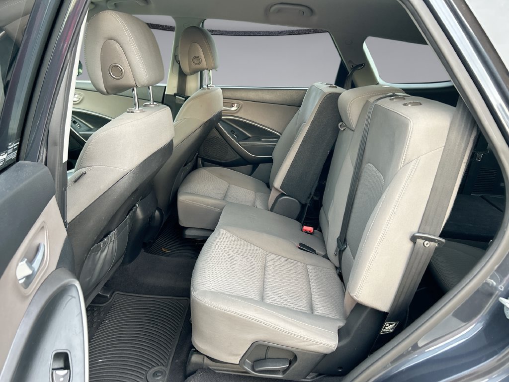 Used 2017 Hyundai Santa Fe SE FWD image 27