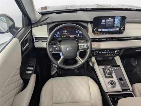 Used 2023 Mitsubishi Outlander SEL image 33