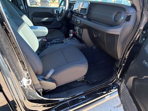 Used 2025 Jeep Wrangler Unlimited Rubicon 4xe w/ Convenience Group image 19