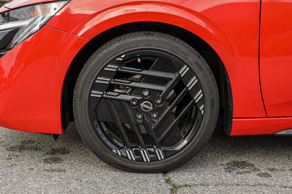 Used 2026 Nissan Sentra SR w/ Floor Mat Package FWD image 12