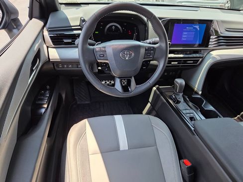 Used 2026 Toyota Camry SE w/ Convenience Package FWD image 6