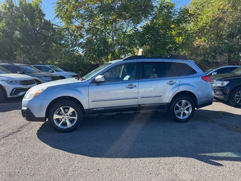 Used 2014 Subaru Outback 2.5i Limited w/ Moonroof Package image 4