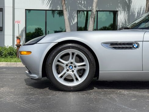 Used 2002 BMW Z8 RWD image 8