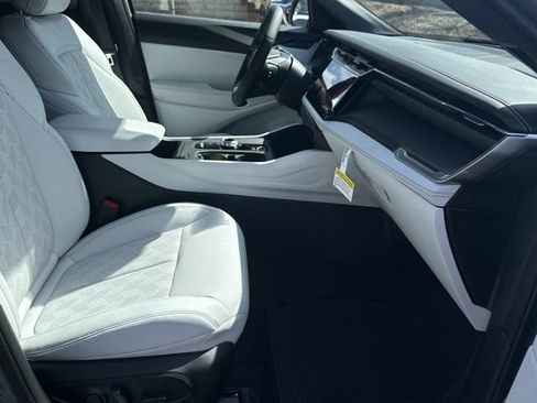 New 2026 Jeep Cherokee Overland image 14