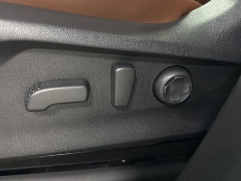New 2026 Subaru Ascent Touring AWD/4WD image 17