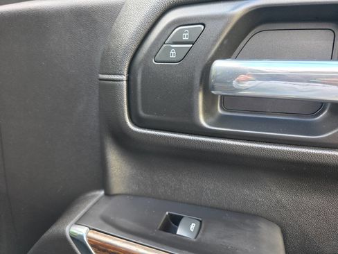 Used 2019 Chevrolet Silverado 1500 High Country w/ Z71 Off-Road Package image 39