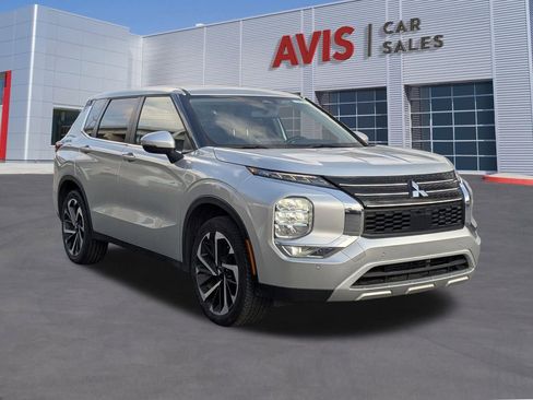 Used 2024 Mitsubishi Outlander SE image 9