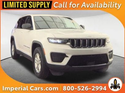 Used 2023 Jeep Grand Cherokee Laredo w/ Luxury Tech Group I