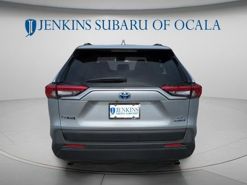Used 2024 Toyota RAV4 LE AWD/4WD image 4