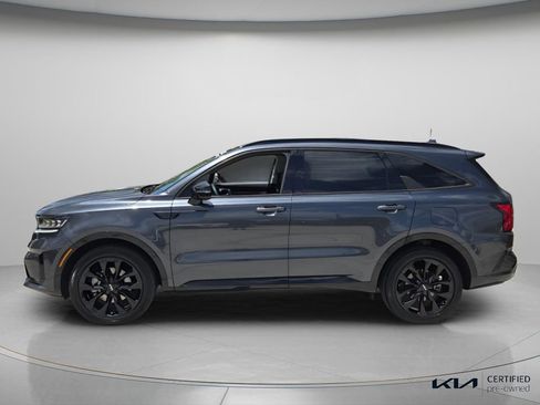 Certified 2023 Kia Sorento SX FWD image 3