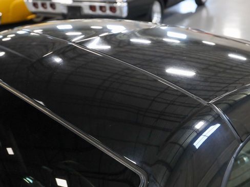 Used 2003 Chevrolet SSR w/ Preferred Equipment Group RWD image 32