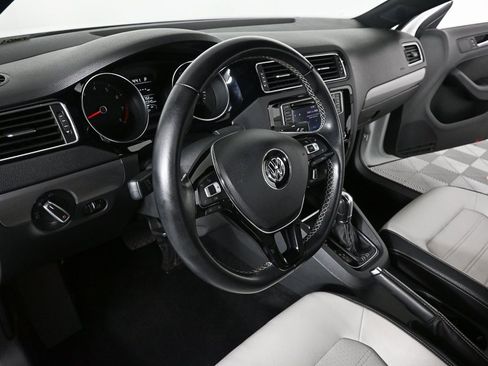 Used 2016 Volkswagen Jetta Sport image 6