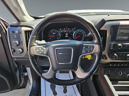 Used 2018 GMC Sierra 2500 Denali w/ Duramax Plus Package AWD/4WD image 10