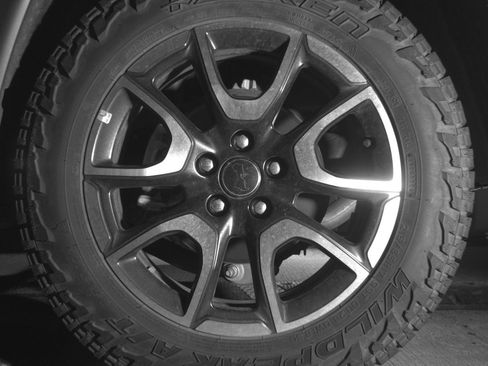 Used 2025 Jeep Compass Trailhawk AWD/4WD image 14