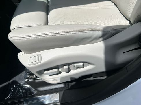 Used 2014 Cadillac SRX Luxury AWD/4WD image 11