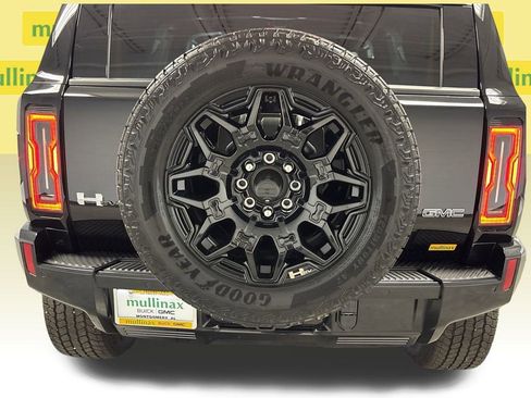 New 2025 GMC Hummer EV 2X image 17