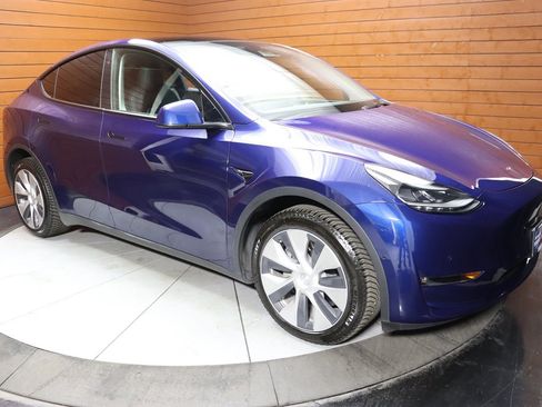 Used 2023 Tesla Model Y Long Range image 13