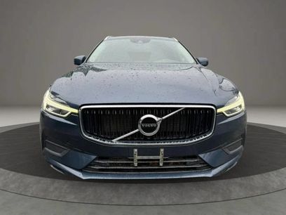 Used 2018 Volvo XC60 T5 Momentum w/ Vision Package