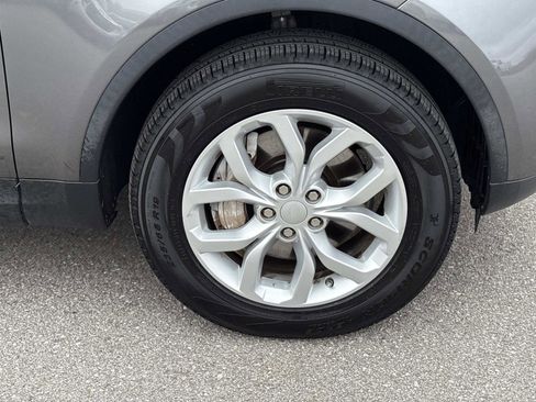 Used 2018 Land Rover Discovery SE image 10