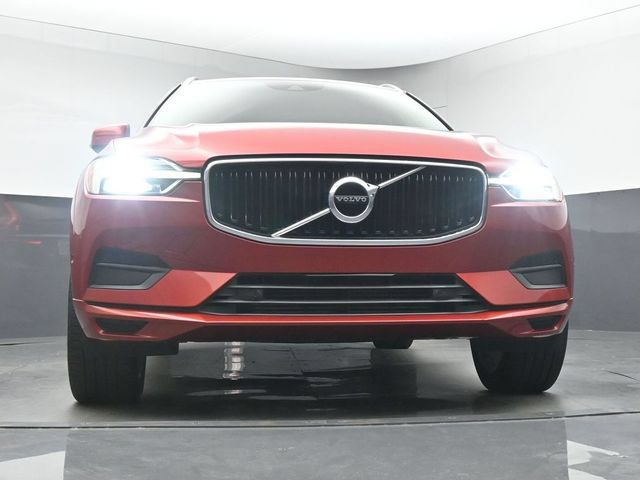 Used 2019 Volvo XC60 T5 Momentum w/ Multimedia Package FWD image 11