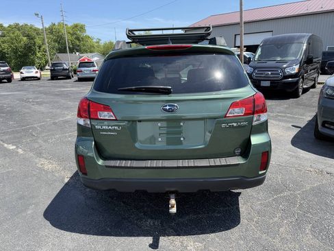 Used 2013 Subaru Outback 2.5i Limited w/ Moonroof Pkg AWD/4WD image 4