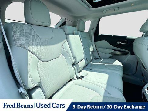 Certified 2021 Jeep Cherokee Limited w/ Elite Package AWD/4WD image 36