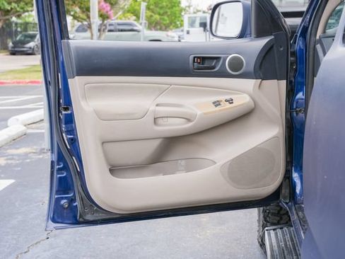 Used 2005 Toyota Tacoma PreRunner RWD image 19