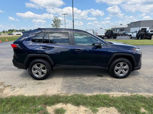 Used 2023 Toyota RAV4 XLE AWD/4WD image 9