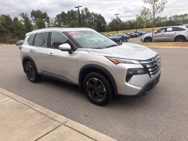 Used 2025 Nissan Rogue SV w/ SV Premium Package FWD image 6