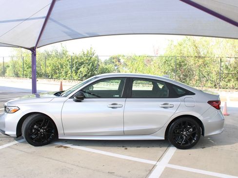 Used 2025 Honda Civic Sport image 2