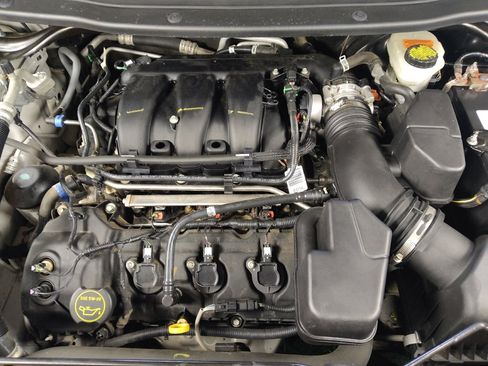 Used 2018 Ford Explorer XLT image 30