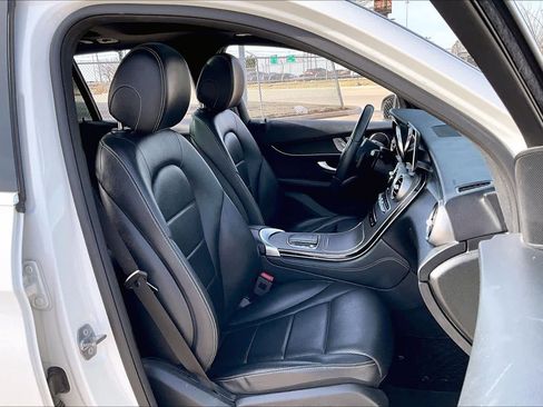Used 2020 Mercedes-Benz GLC 300 4MATIC image 9