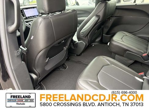 New 2027 Chrysler Pacifica Select FWD image 14