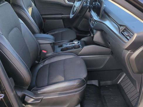 Used 2023 Ford Escape SE image 21