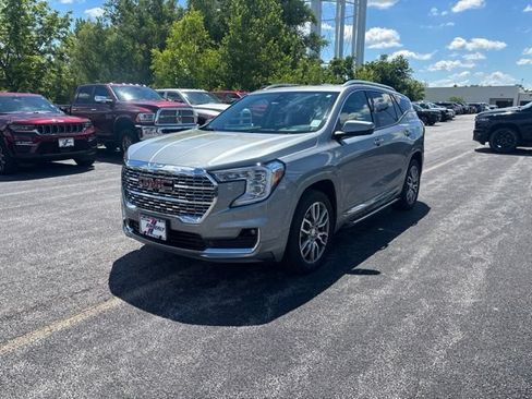 Used 2024 GMC Terrain Denali w/ Denali Premium Package AWD/4WD image 1