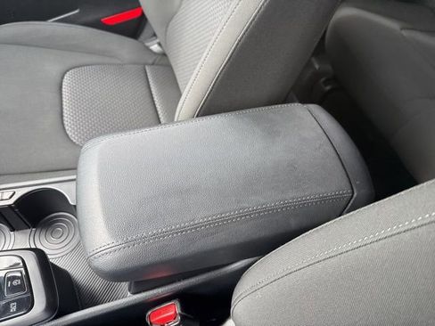 Used 2025 Kia Sportage LX image 28